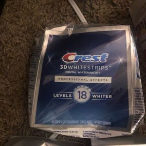Crest Whitening strips set